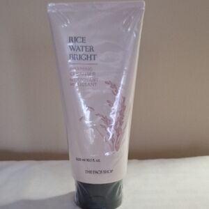 Avon The Face Shop - Rice Water Bright Foaming Cleanser